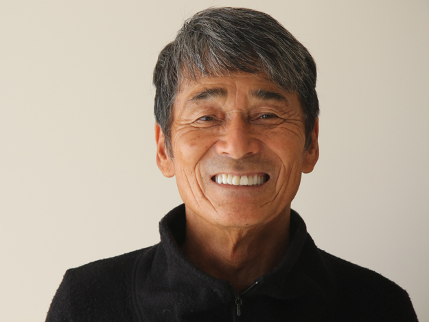 レジェンドサーファー・千葉公平氏が冬を諦めない最新素材AGT210を実証する